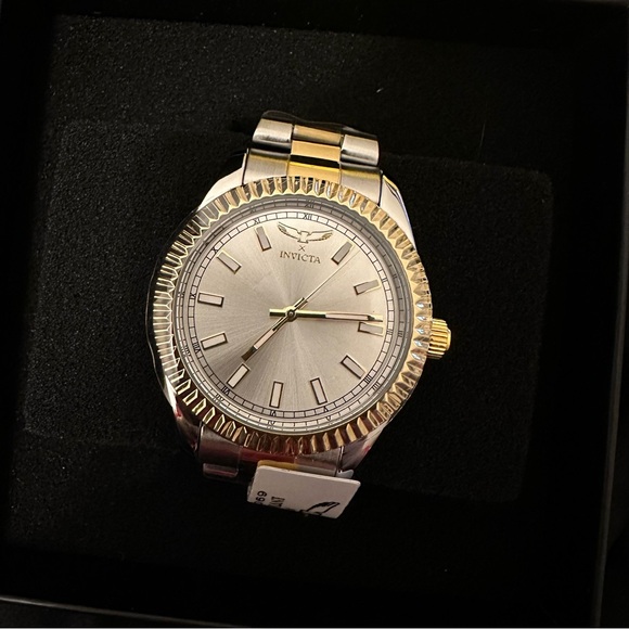 Invicta Specialty I Men Model 69010 Men's Quartz Watch - Picture 4 of 11